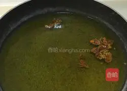 Illustration of how to make sushi root strips 4