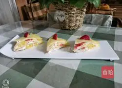 Illustration of how to make strawberry and yellow peach pancake 21