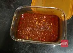 Illustration of making Tujia sauce pancake 1