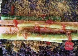 Illustration of how to make black rice sushi 8