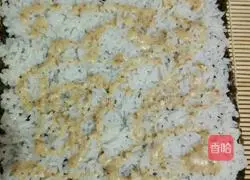 Illustration of how to make homemade sushi rolls 6