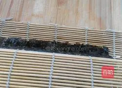 Illustration of how to make Korean kimbap 8