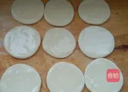 Minced pork and cowpea lotus leaf cake.Recipe 3