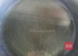 Illustration of how to make green onion pancakes 1