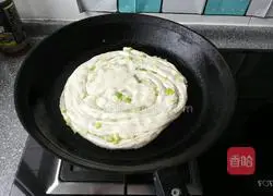 Thousand-layer scallion pancake recipe 10