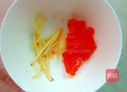 Illustration of how to make salted duck egg steamed meatloaf 2