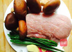 Illustration of how to make electric pancakes with mushrooms, fresh meat and pot stickers 1