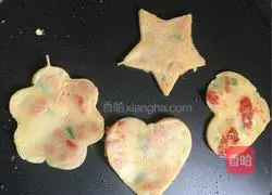 Illustration of how to make love cherry tomato pancakes 10