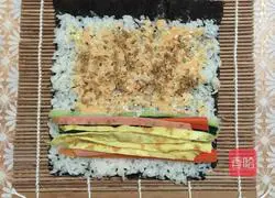 Illustration of how to make simple sushi at home 8
