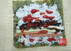 Illustration of how to make red bean sushi 5