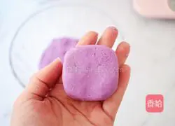 Illustration of how to make milky purple potato cake 10