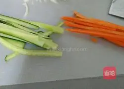 Illustration of how to make egg yolk sushi 1