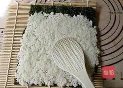 Illustration of how to make sushi rolls 8