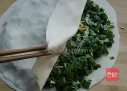 Illustration of how to make chive egg pancake 6