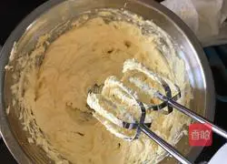 Illustration of how to make seaweed and meat floss sesame cake 4