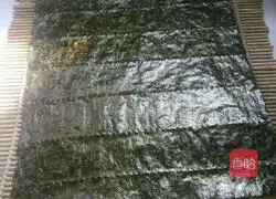 Illustration of how to make inner roll sushi 5