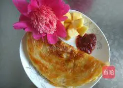 Illustration of how to make egg and scallion pancakes for quick breakfast 6