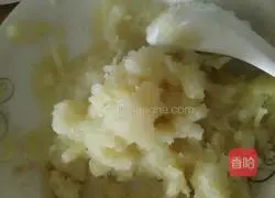 Illustration of how to make potato and carrot love cake 2