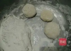 Illustration of how to make dough meatloaf 5