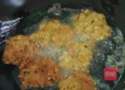 Illustration of how to make pan-fried lotus root cake 5