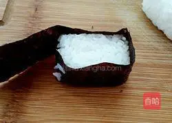 Illustration of how to make caviar sushi 7