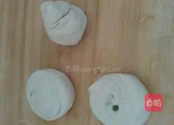 Illustration of how to make scallion pancakes 4