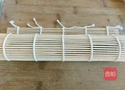 Illustration of how to make sushi rolls 6