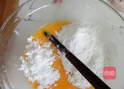 Illustration of how to make ham and egg pancakes 2