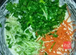 Illustration of how to make vegetable pancakes 3