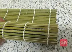 Illustration of how to make seaweed sushi rolls 7