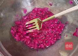 Red Dragon Fruit Banana Sushi Recipe Illustration 3