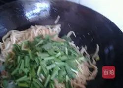 Illustration of how to make fried leek pancakes 7