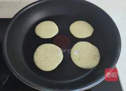 Illustration of how to make dragon fruit waffles 8