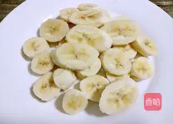 Illustration of how to make banana waffles 2