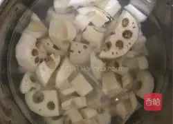 Illustration of how to make lotus root cake 1