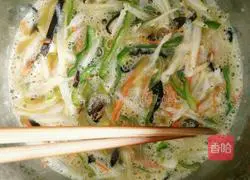 Illustration of how to make whitebait egg pancake 5