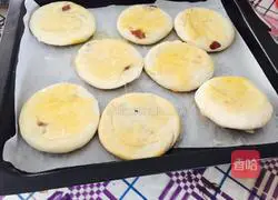 Illustration of how to make shortbread with red bean paste stuffing 13