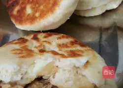 Illustration of how to make scallion pork pie 5