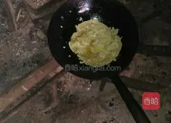 Illustration of how to make egg pancakes 3