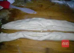 Illustration of how to make hand-torn biscuits 8