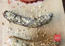 Illustration of how to make banana sushi 6