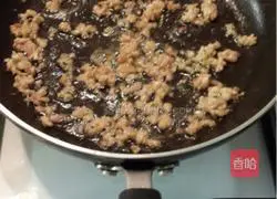 Illustration of how to make minced meat and egg pancakes 3