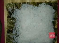 Illustration of how to make ham and meat floss sushi 4