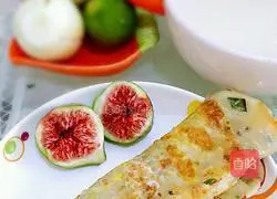 Quick breakfast---Illustration of how to make egg-wrapped pancakes 5