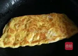 Spicy Illustration of how to make cabbage sushi roll 5