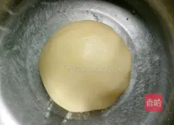 Illustration of how to make scallion pancakes 5