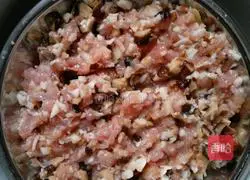 Illustration of how to make steamed meat cakes with horse hoof and shiitake mushrooms 4