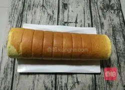 Illustration of how to make meat floss cake rolls 10