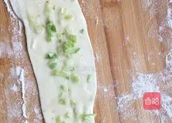 Illustration of how to make green onion cake 3