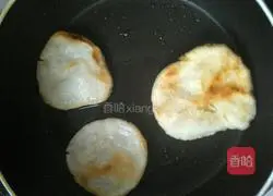 Illustration of how to fry glutinous rice cakes 4
